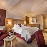 Bismarck Hotel