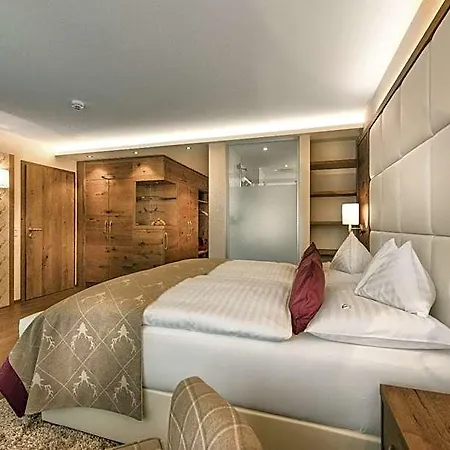 Bismarck Hotel 4*